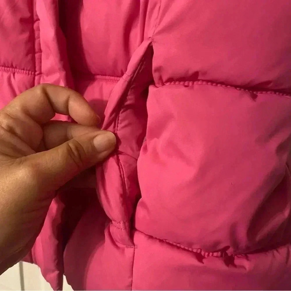 Gap Pink Puffer Vest Wonen’s Size Medium - Picture 8 of 14